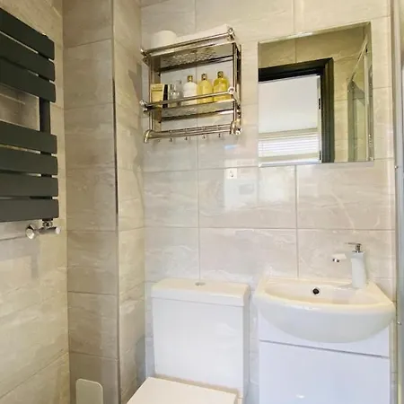 House In Filton Avenue Bs34 * Bristol