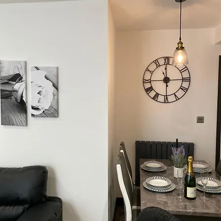 House In Filton Avenue Bs34 * Bristol