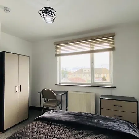 House In Filton Avenue Bs34 * Bristol