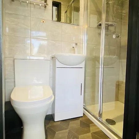 Apartment House In Filton Avenue Bs34 *