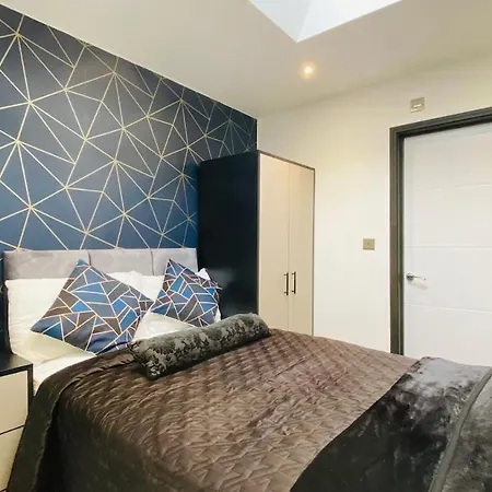 House In Filton Avenue Bs34 *