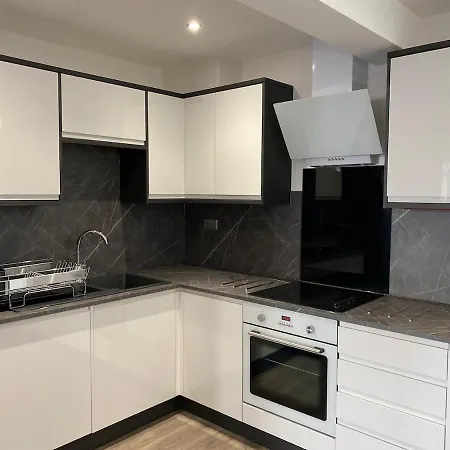 Apartment House In Filton Avenue Bs34 *